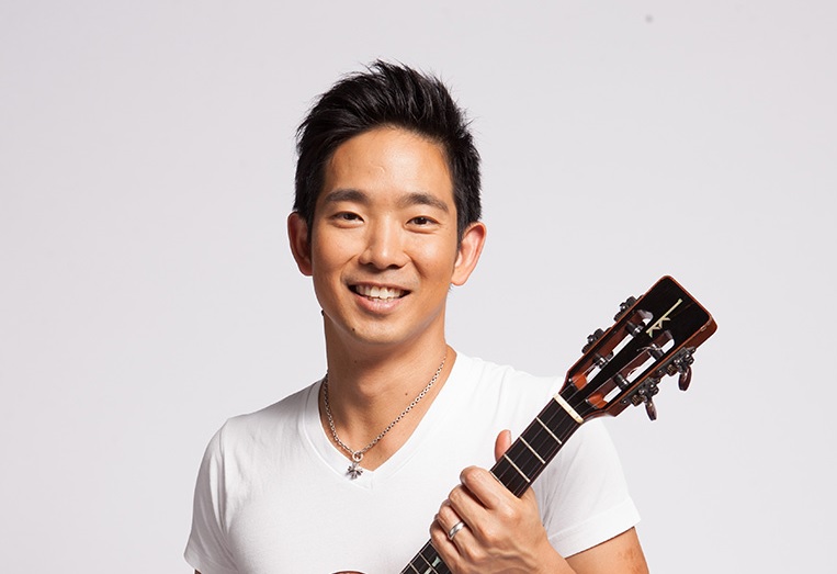  p>杰克·岛袋(jake shimabukuro),1976年11月3日出生于来自美国