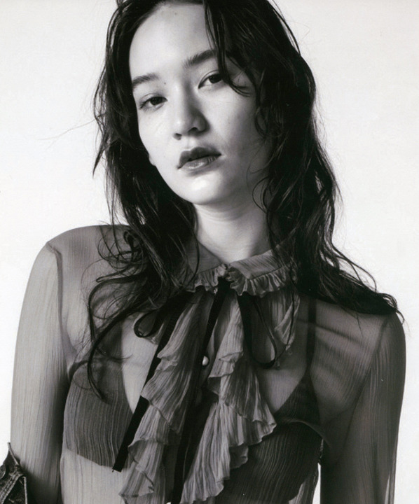  p>松冈莫娜( mona matsuoka)日本新晋混血模特,拥有一半日本和一半