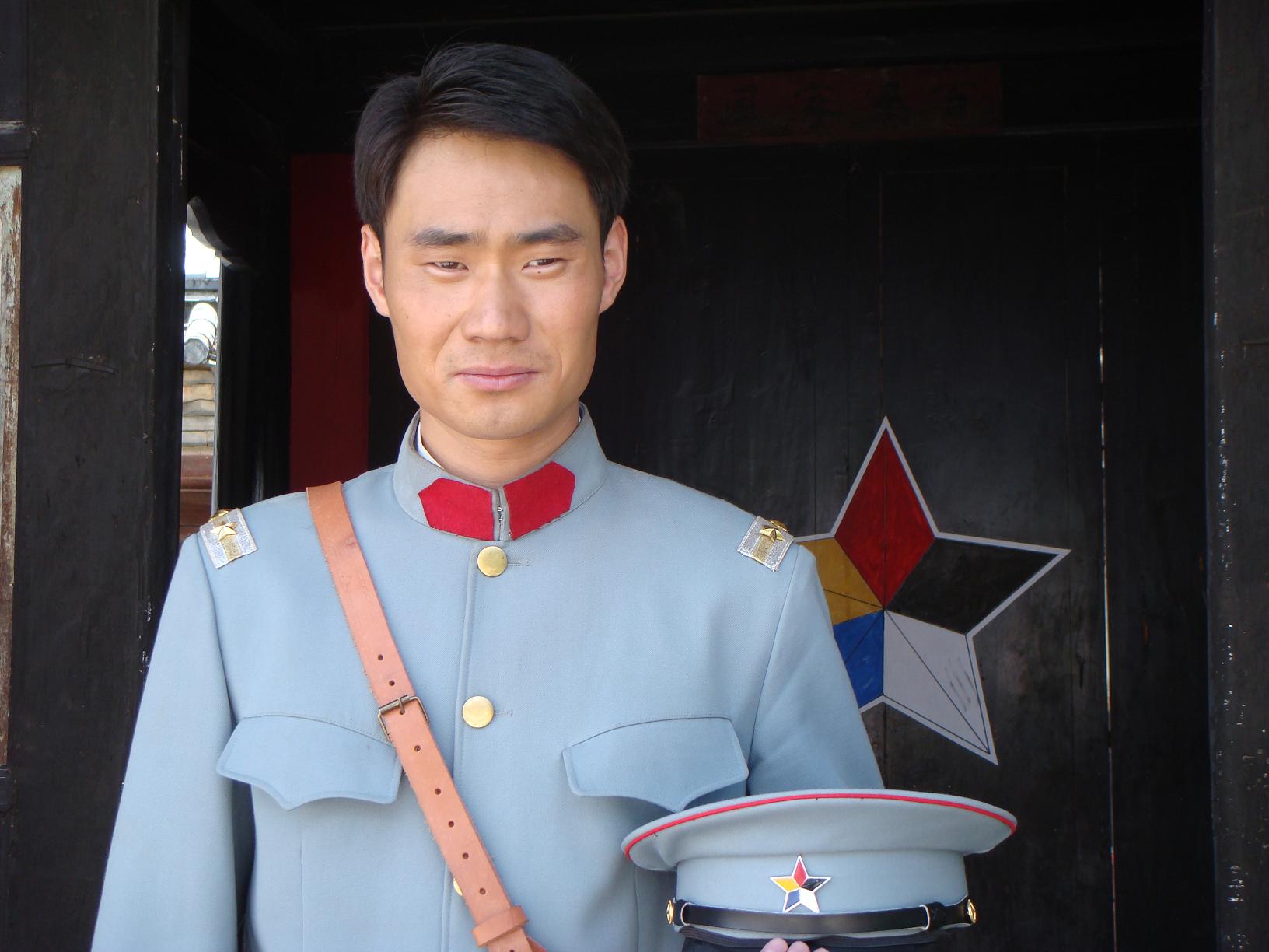  p>宋胤熹,1983年10月2日出生于山东省临沂市沂水县,青年电影导演