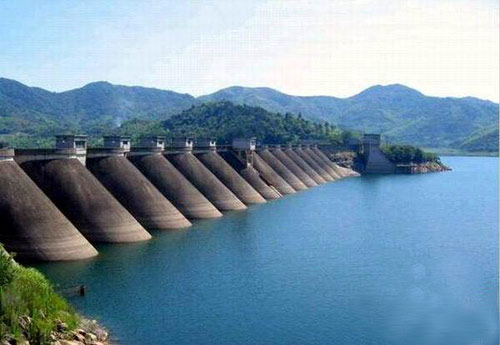  p>连拱坝(multiple arch dam)属于支墩坝的一种.