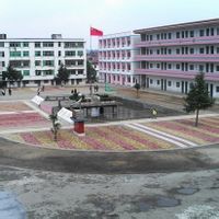 data-id="gn3gutr385">白鹭中学创办于1978年,位于江西省赣州市赣县