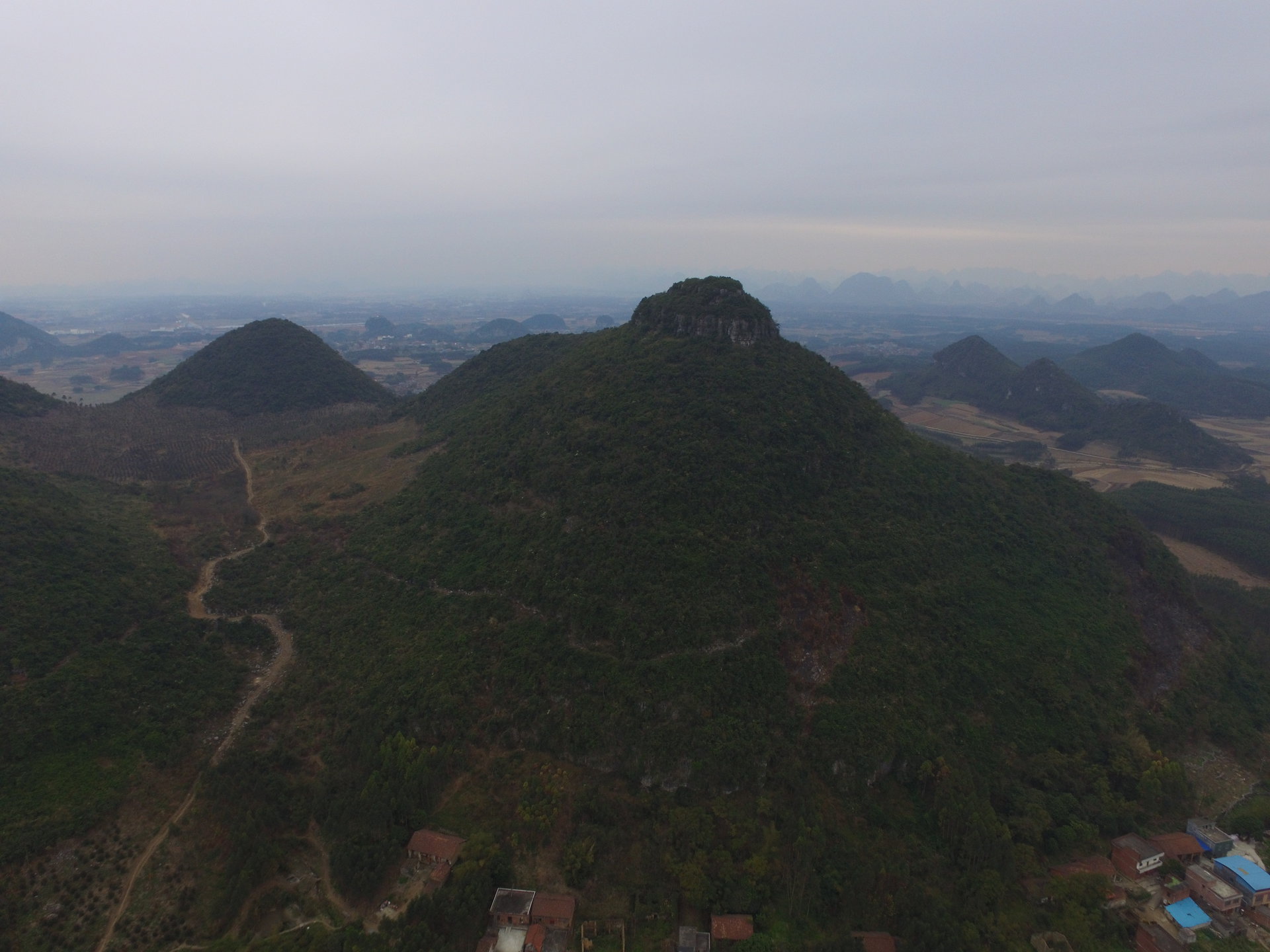 帽山