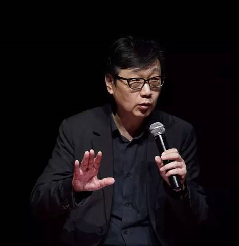 香港岭南大学前中文系教授,系主任.