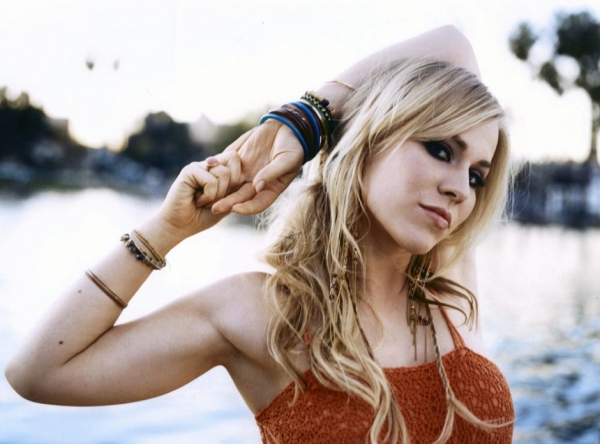 p>娜塔莎·贝丁菲尔德(natasha bedingfield),1981年11月26日出生于