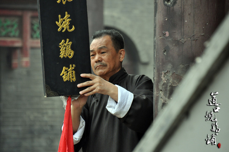  a target="_blank" href="/item/李万年/10175483" data-lemmaid="