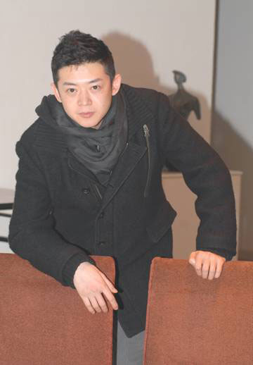 徐昂,1977年11月28日出生于北京,毕业于中央戏剧学院导演系1997级本科