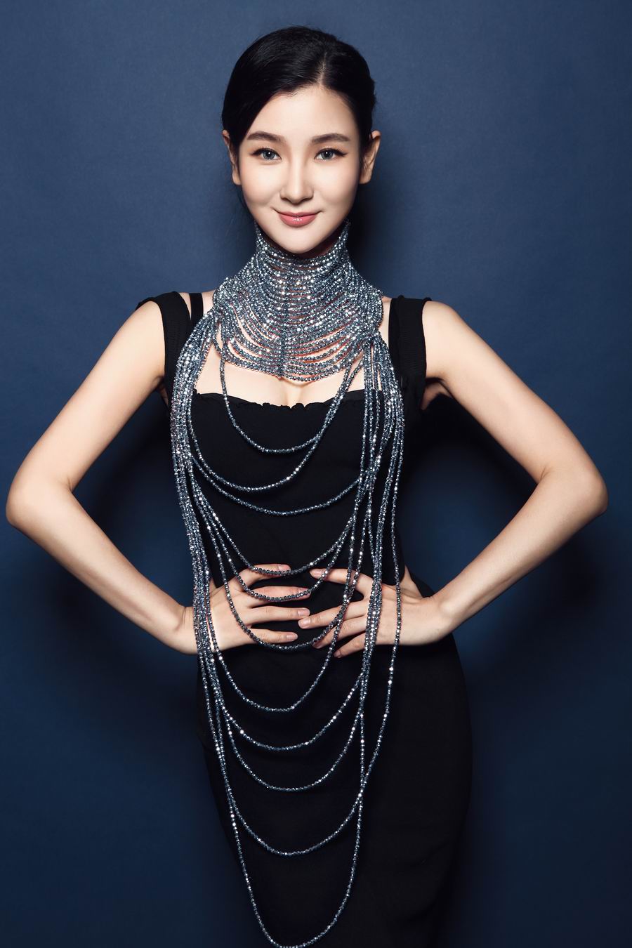  p>内地女演员,代表作《平原枪声》中饰红牡丹. /p>