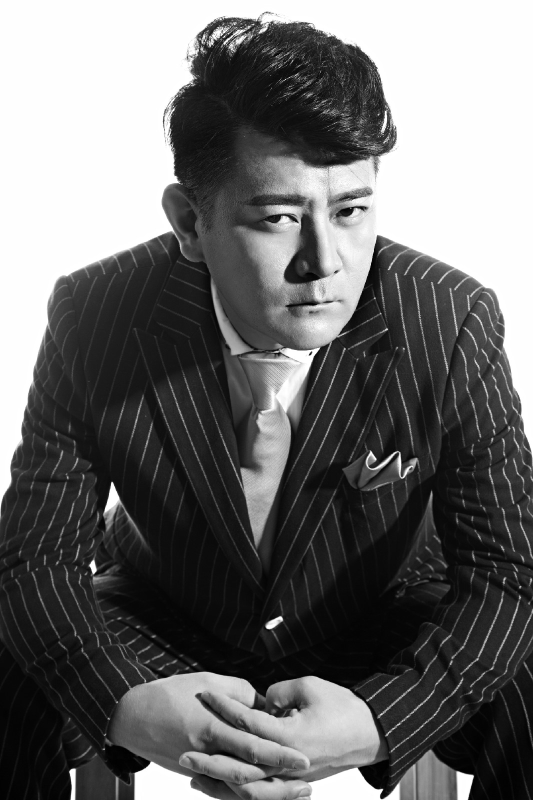  p data-id="gnx0wvnsjb">孟刚,中国时尚歌手,金牌主持,模仿达人.