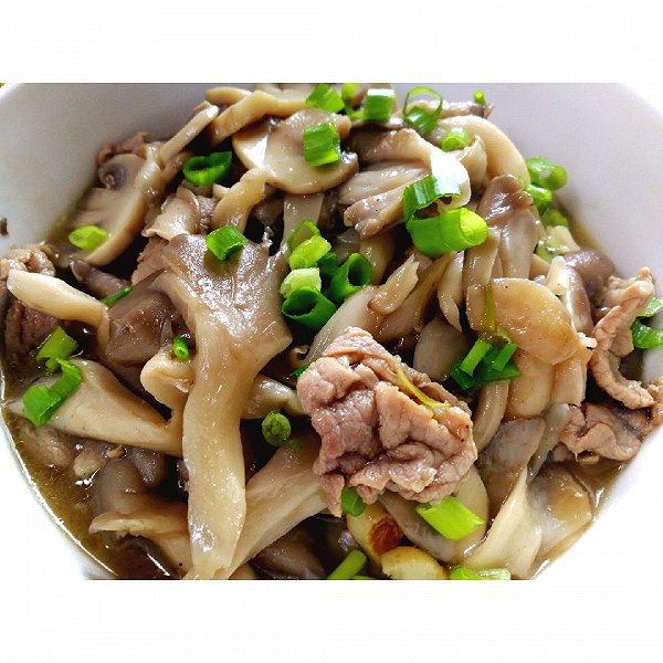 平菇烧肉片