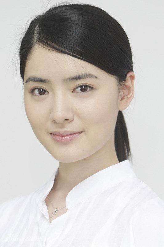  p data-id="gnwiatidy3">金蓉,女演员.