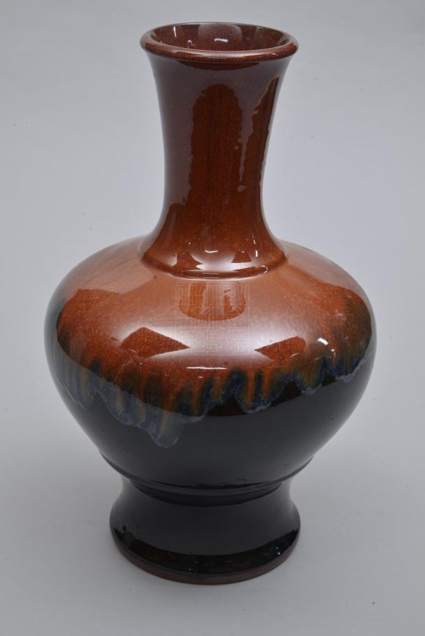 现代荣昌色釉高脚陶花瓶