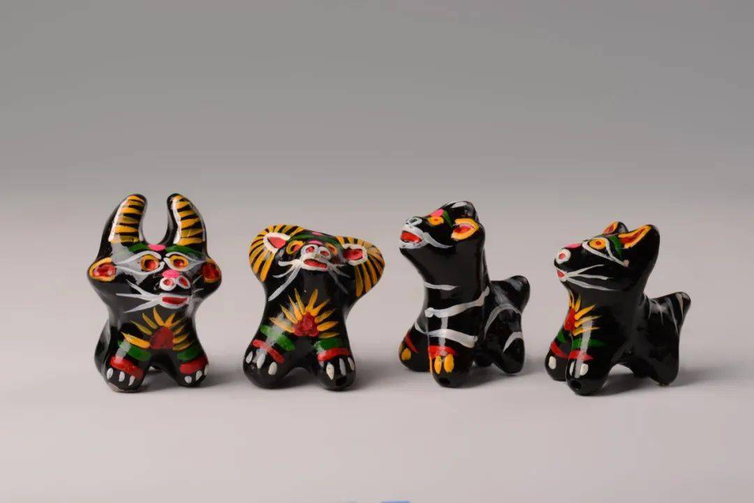  p>亦称" a target="_blank" href="/item/泥塑/568917" data-lemmaid