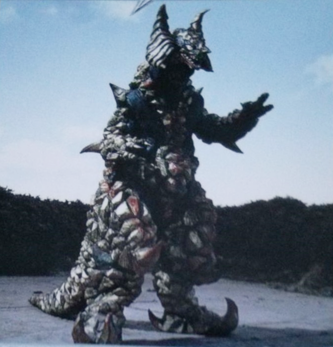 data-lemmaid="59858026">迪迦奥特曼 /a>》第36话《超越时空的微笑》