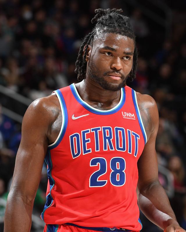  p data-id="gncmwfmnb1">以赛亚·斯图尔特(isaiah stewart),2001年5