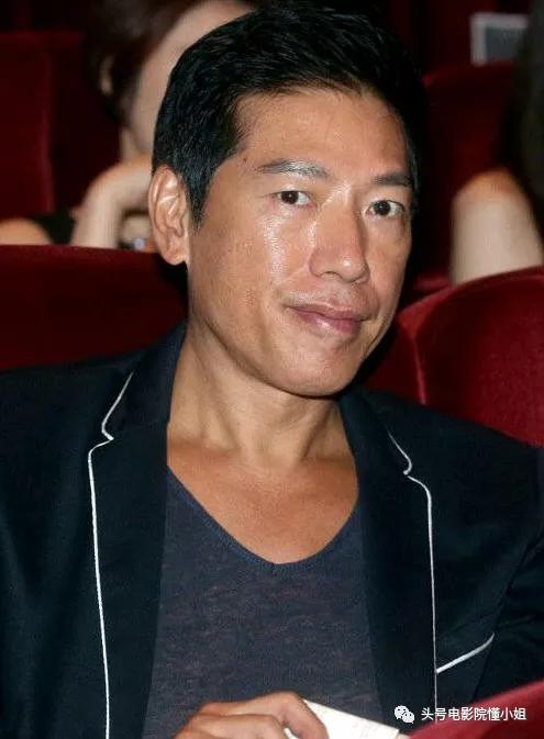 张耀扬罕见露面，古惑仔反派乌鸦已57岁，6年前隐退有两大原因_百科TA说