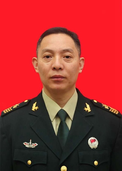  p>杜安松,绵阳市盐亭县人,1972年出生,1991年入伍,大学文化,毕业于 a