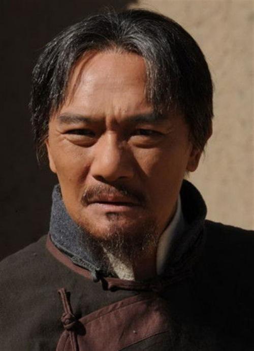 王绘春：因《雍正王朝》走红，长相酷似申军谊，感情经历却不同_百科TA说