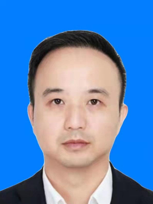  p>彭超,男,汉族,1981年3月出生,湖南长沙人,大学本科,1999年9月参加