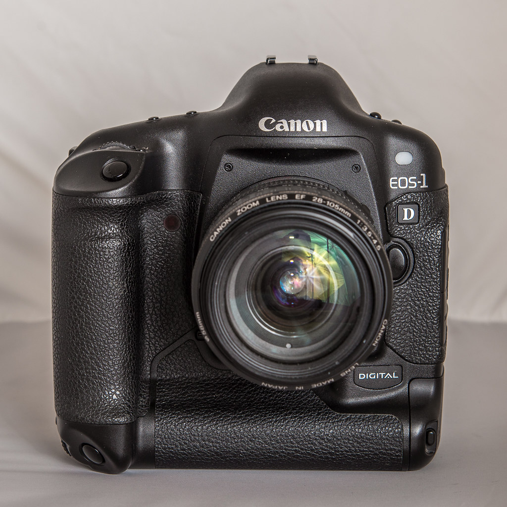1d,是一款佳能产的 a target="_blank" href="/item/单反数码相机