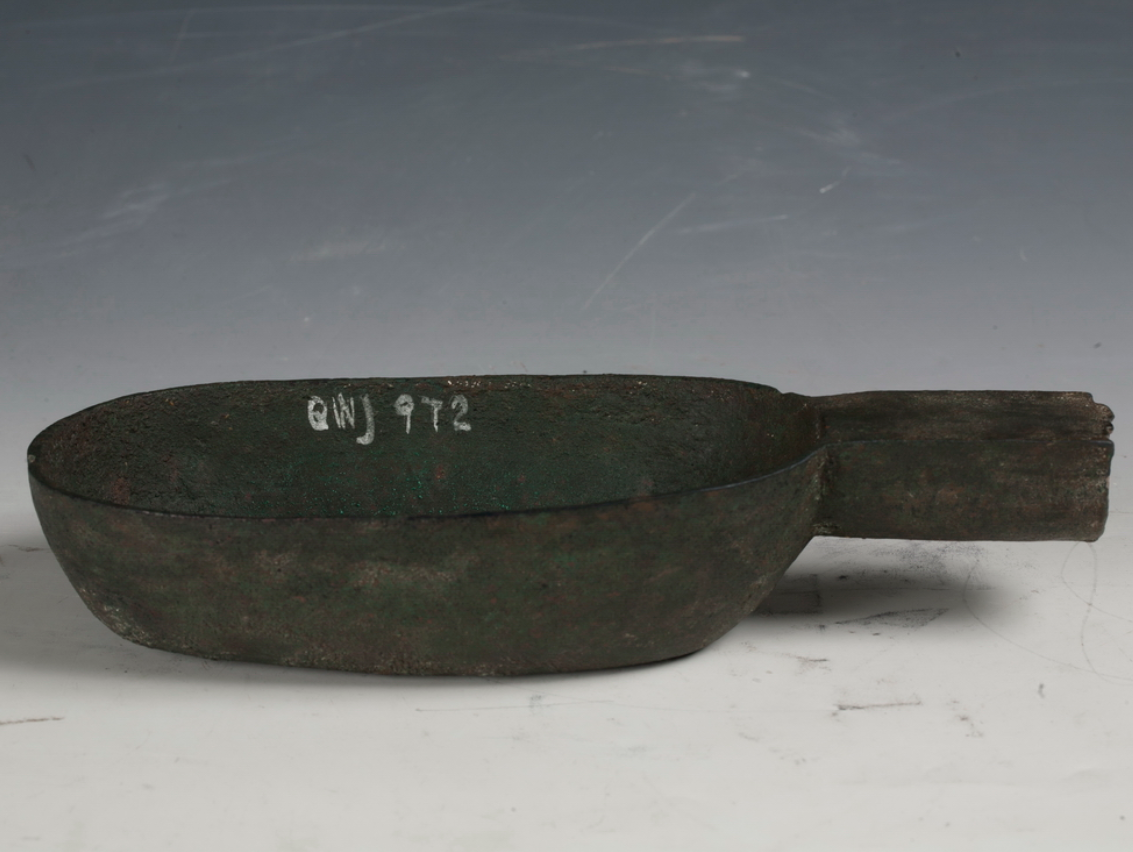  p>秦秦始皇诏量是秦朝时期的青铜量具.现收藏于天津博物馆. /p>