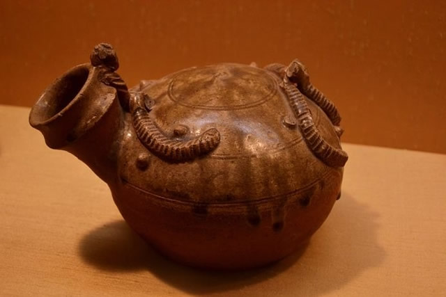 古代厕所是什么样子的？古人如何上厕所？_百科TA说