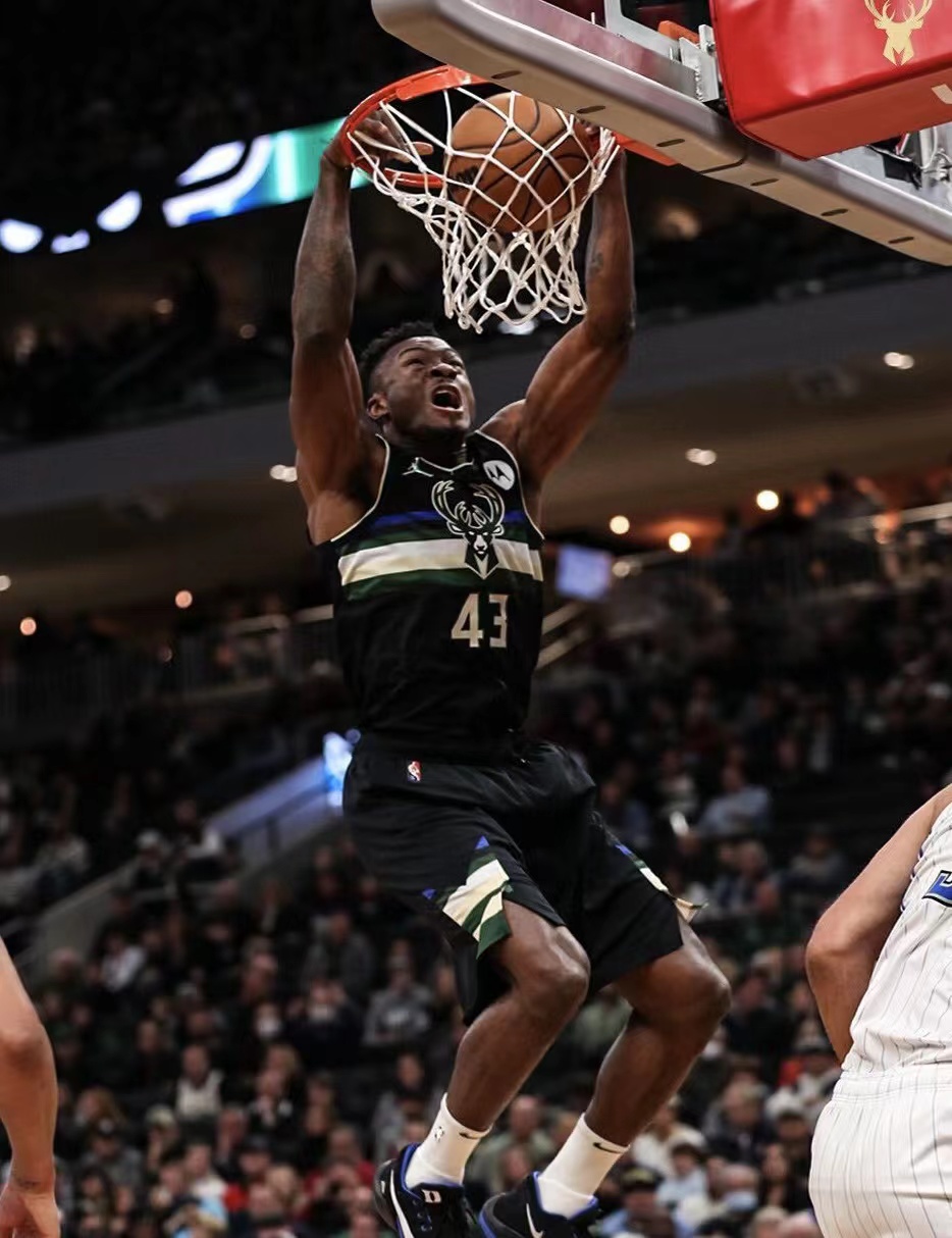  p>萨纳西斯·阿德托昆博(thanasis antetokounmpo),1992年7月17日