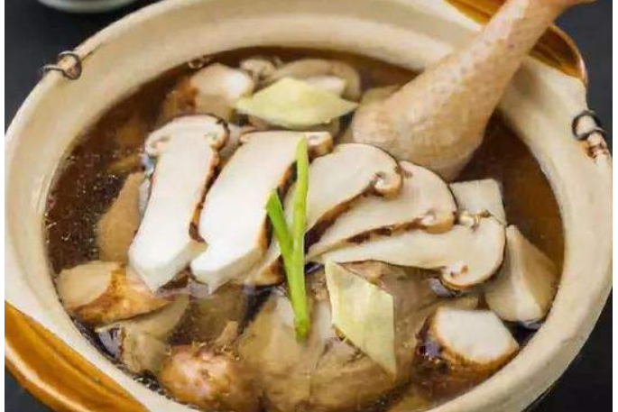 松茸炖鸡