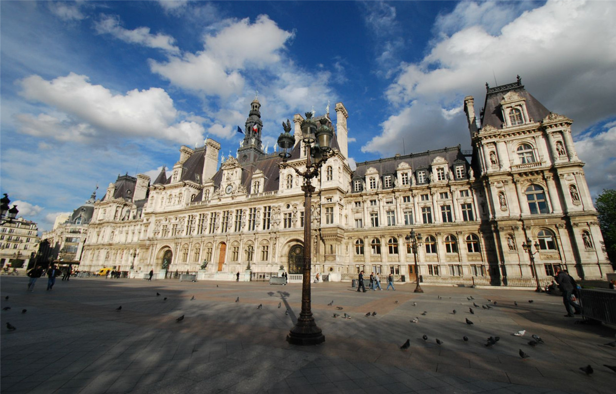  p>巴黎市政府大楼位于巴黎市中心 a target="_blank" href="/item