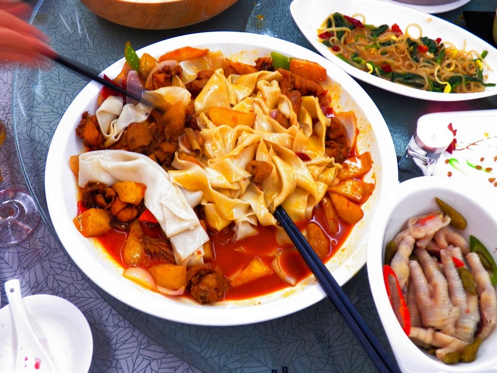  p>陕西菜包括 a href="#" data-lemmaid="193811">陕西 /a>, a href=