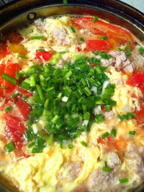  p>西红柿蛋肉丸汤是以西红柿,鸡蛋为主料的菜品. /p>