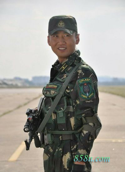 在《 a target="_blank" href="/item/我是特种兵之利刃出鞘/7773010"