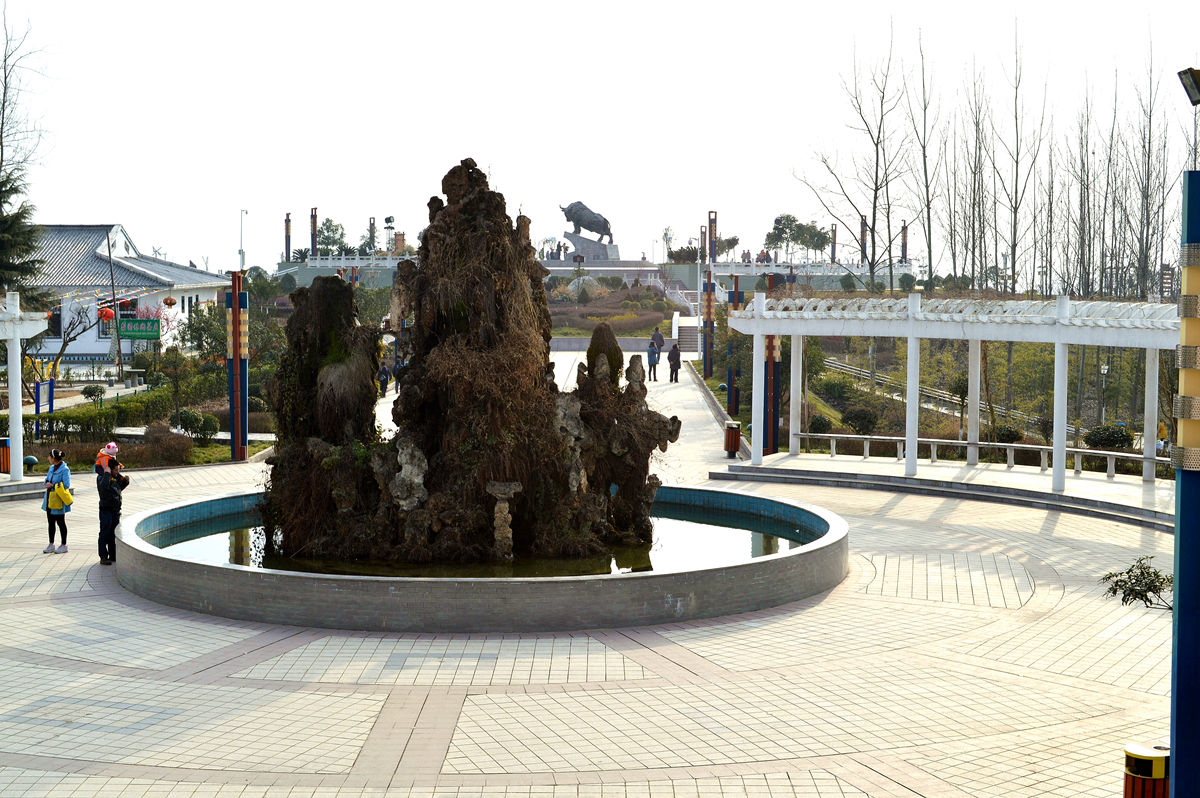  p data-id="gnvinkve9k">牛头坡地处陕西省汉中市洋县,属洋州镇的