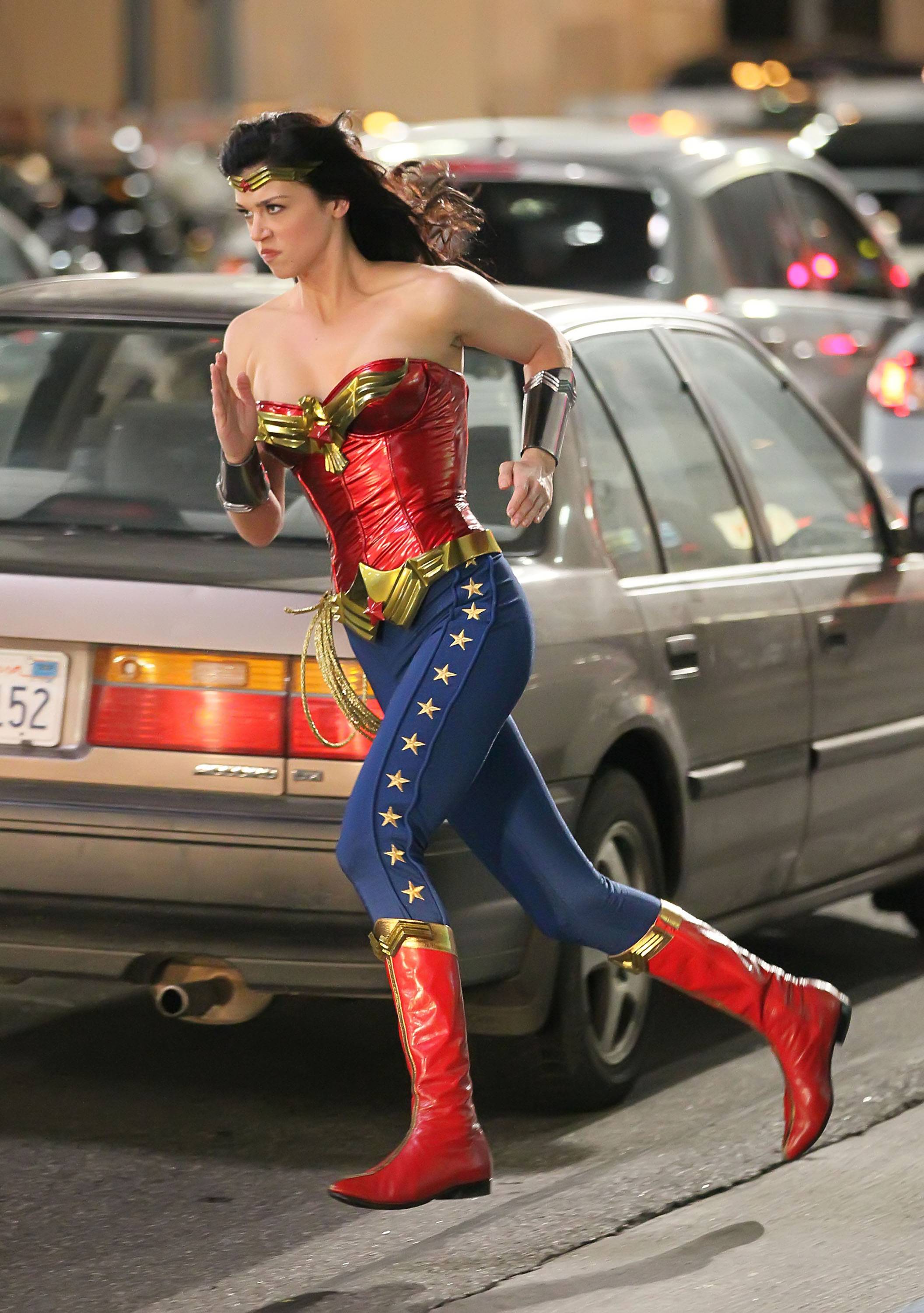  p data-id="gnwiq4y3nz">《神奇女侠》是2011年由dc entertainment