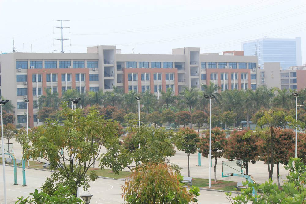 厦门华厦职业学院