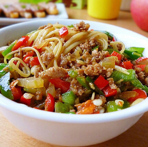 【双椒肉拌面】