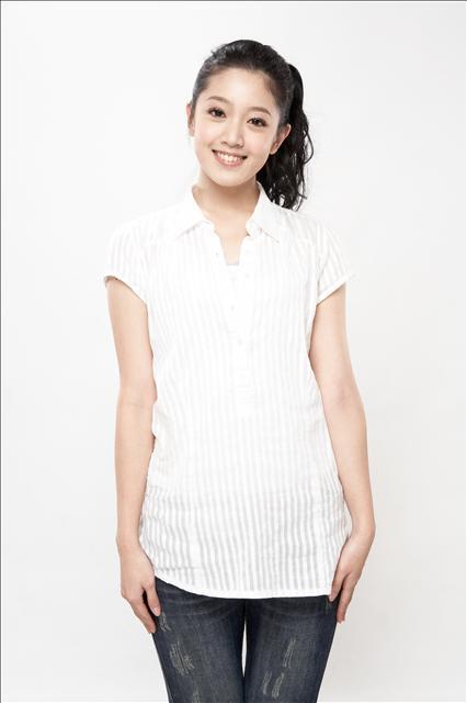  p>夏娣亚(原名: a target="_blank" href="/item/黄薇渟/4932389"