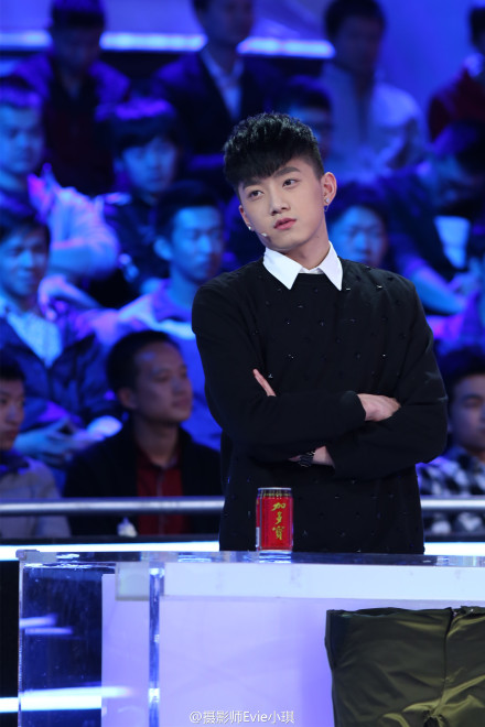 于吉林省白城市,中国内地影视男歌手,演员,毕业于长春市公共关系学校