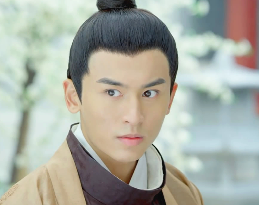  p>张哲瀚,1991年5月11日出生于江西省新余市,中国内地影视男演员