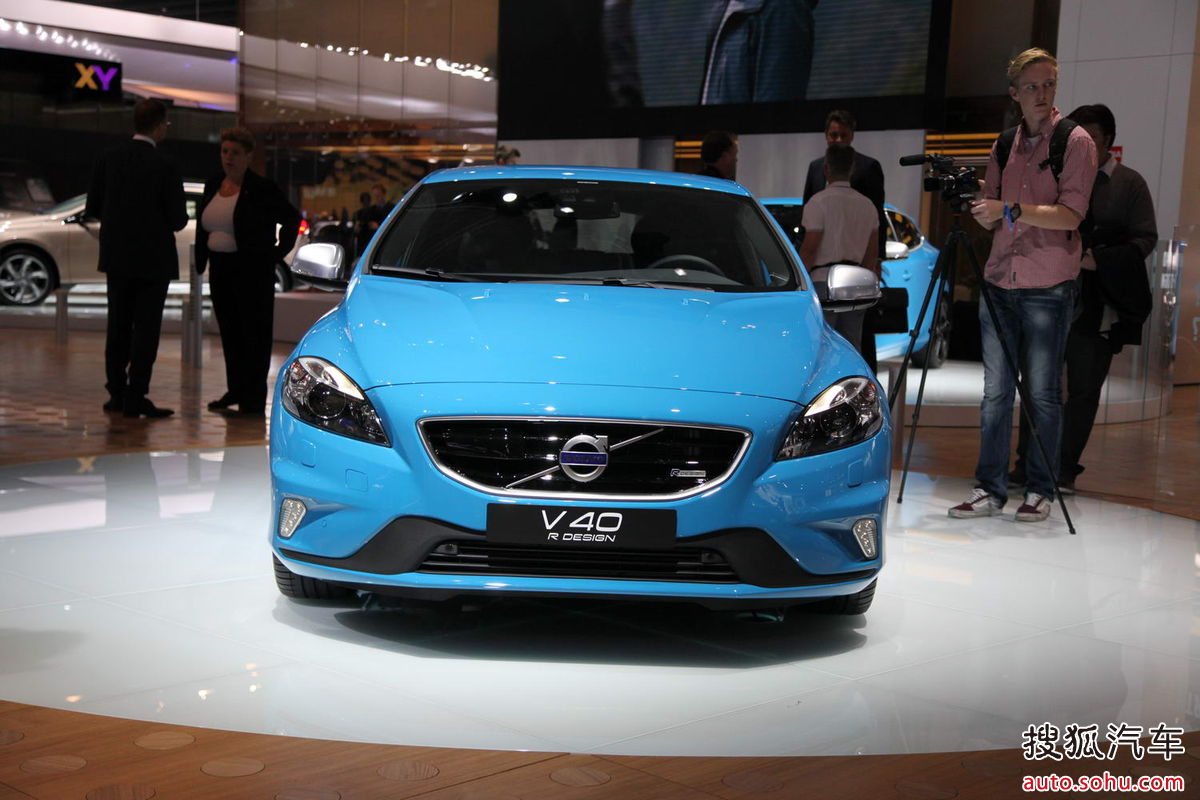 v40