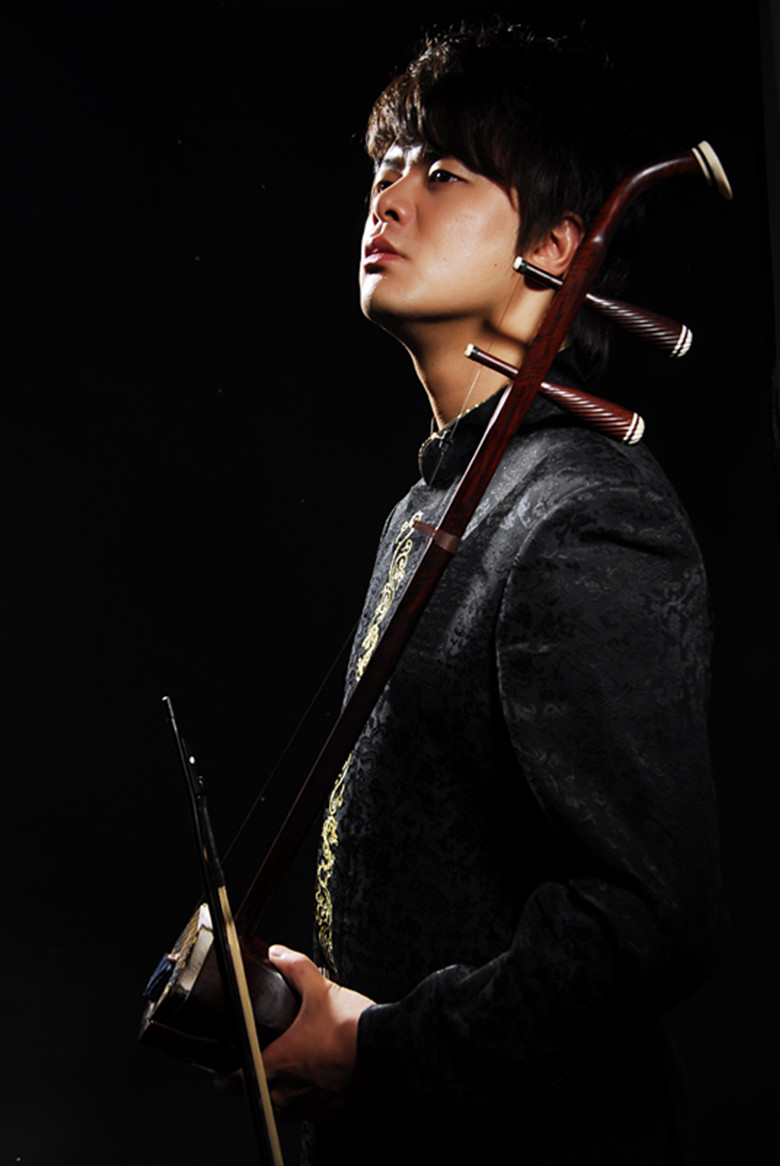  p data-id="gnazr0bbb8">万亿,当代青年二胡演奏家, a target="