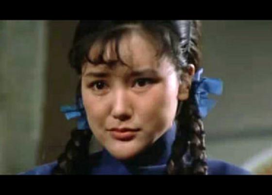  p>邵音音,本名倪小雁,1950年出生于香港,香港歌手,影视演员.