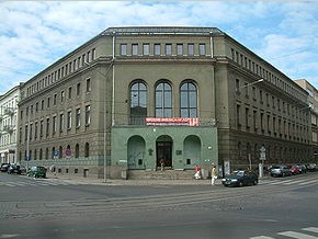  p>波兹南美术学院建于1919年,经过了百年的洗礼仍然位于波兰的艺术