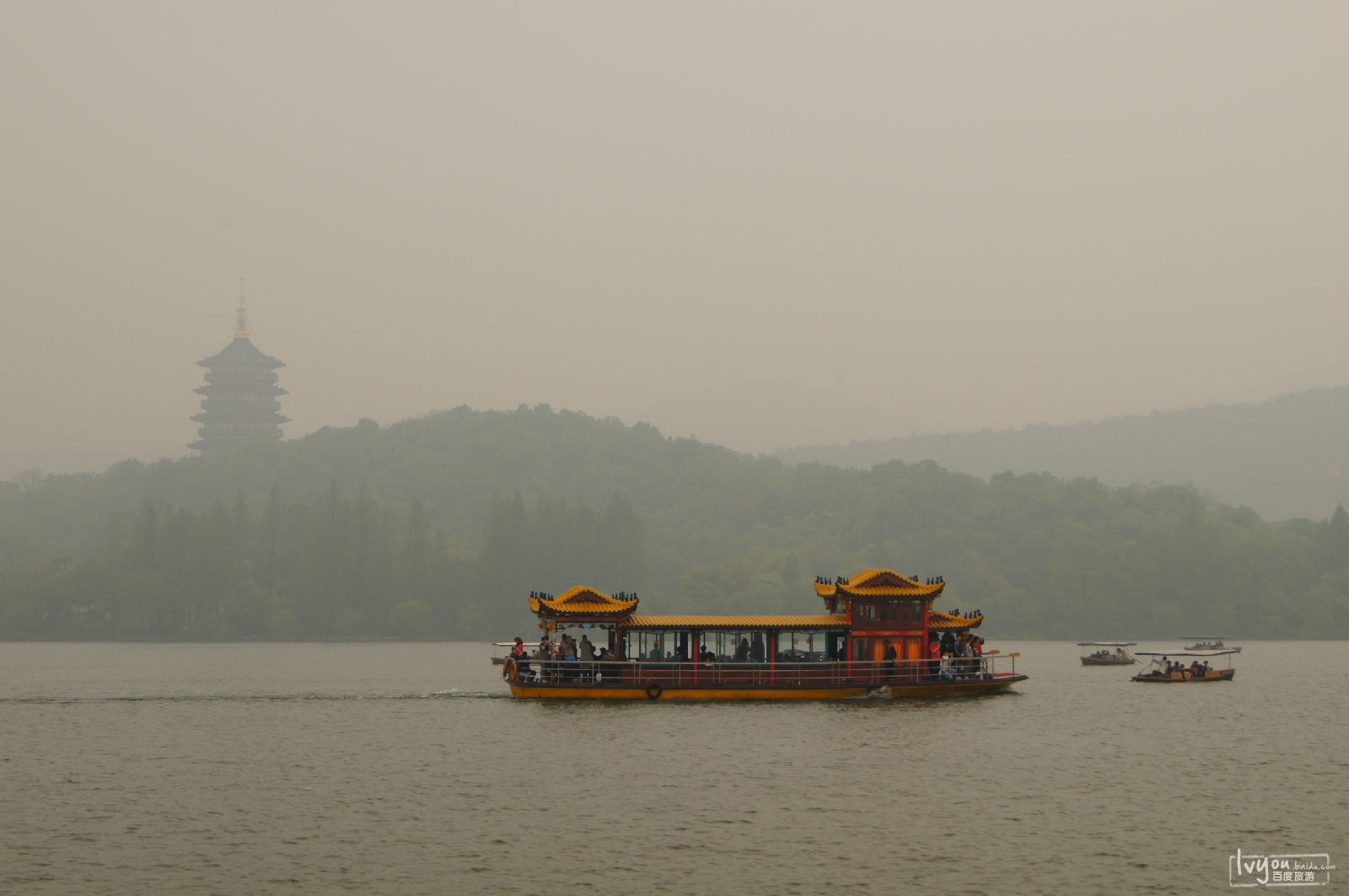 data-lemmaid="36238">西湖区 /a>龙井路1号,杭州市区西部,景区总面积