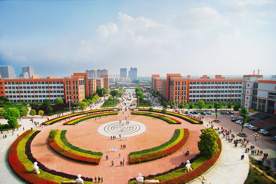 张仲景医学院是一所全日制普通本科院校,前身是创办于1951年的南阳