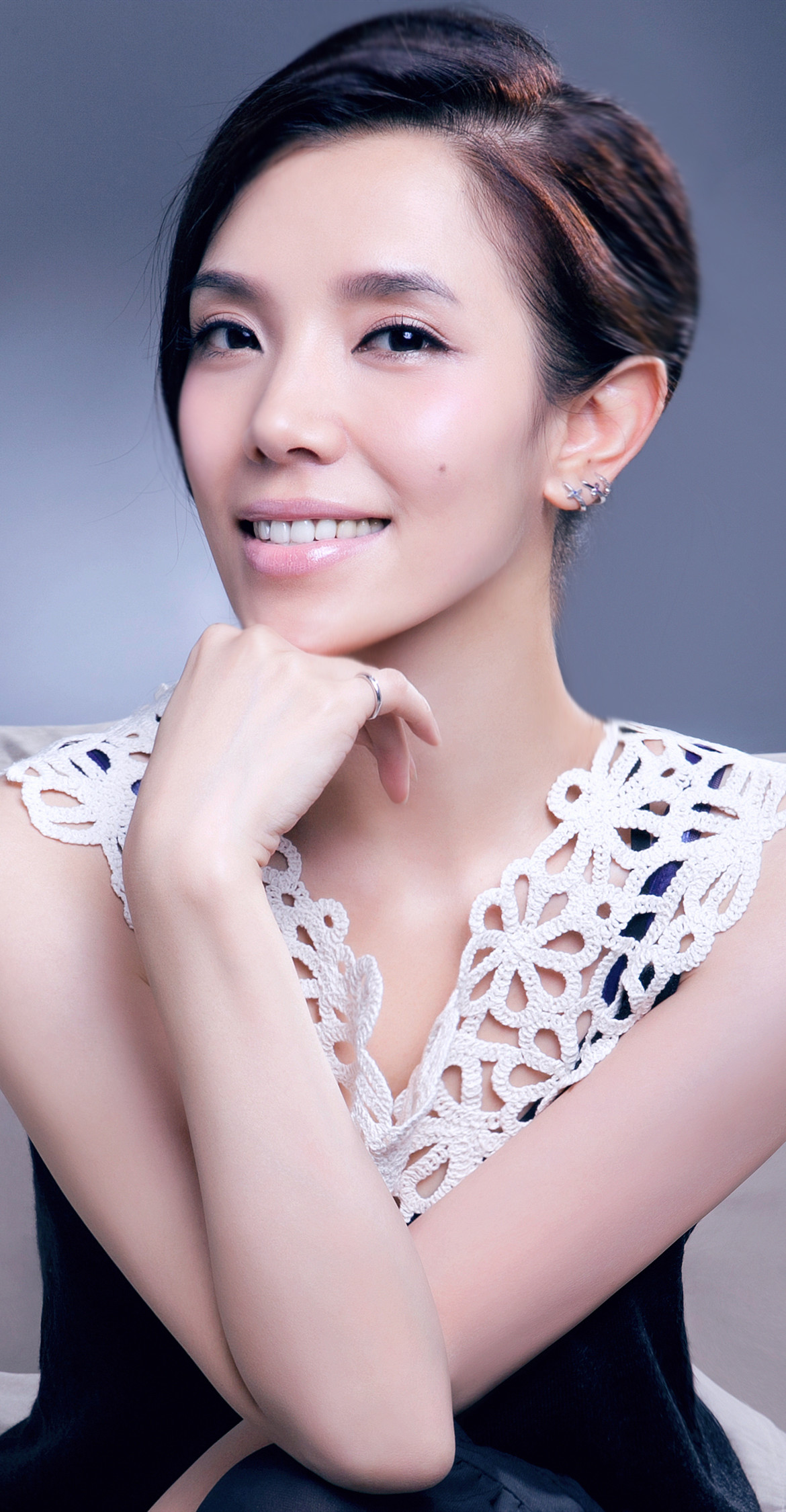  p>李佳璇,1977年10月3日出生于安徽省合肥市,中国内地女演员,模特