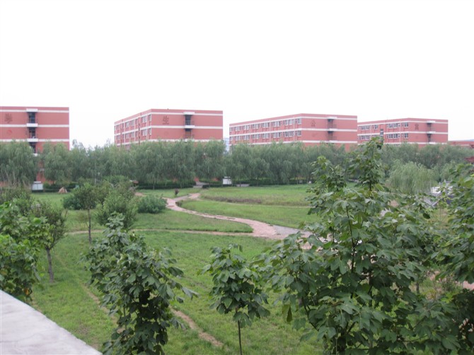  p>滑县六中位于河南滑县,创建于1978年,是一所面向全县招生的全日制