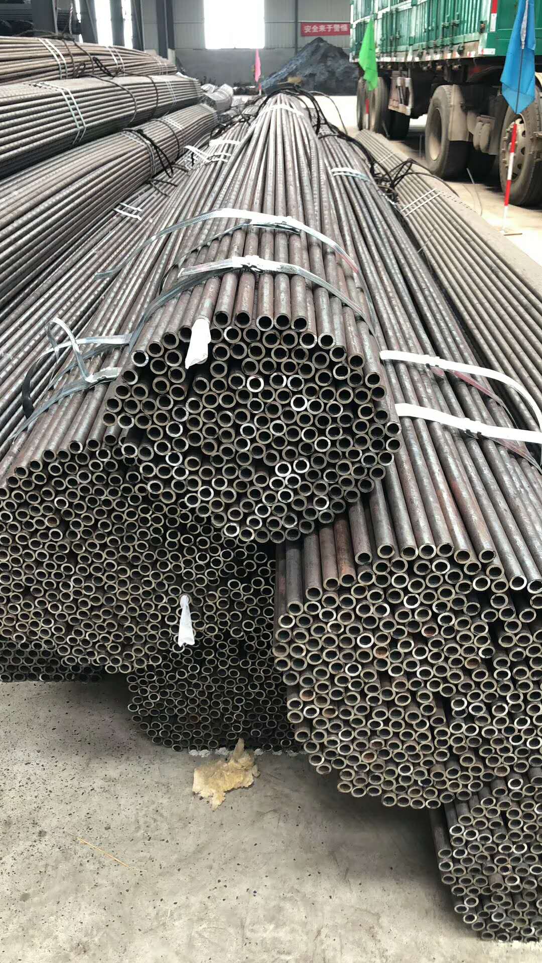 16mn小口径无缝钢管