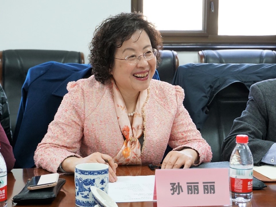  p data-id="gnbs92mtx1">孙丽丽,女,1961年11月出生于山东烟台,炼油