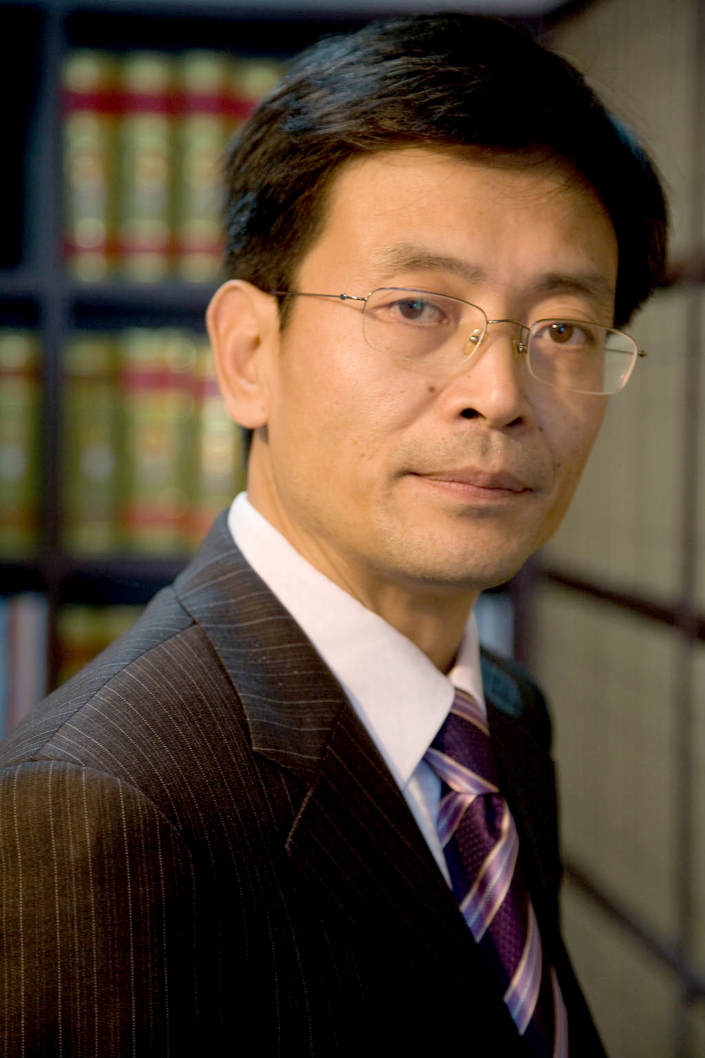 曾被权威媒体评为"全国律师界十大新闻人物","年度精英律师刑事辩护奖