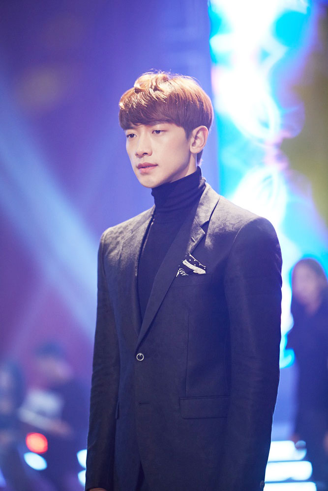  p>郑智薰(rain),1982年6月25日出生于韩国首尔,韩国流行男歌手,演员